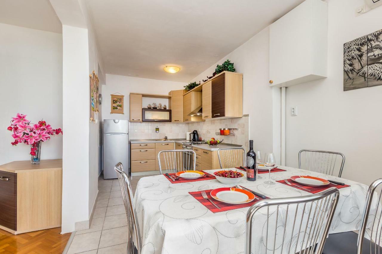 Apartment Lucky 1 Rijeka Buitenkant foto